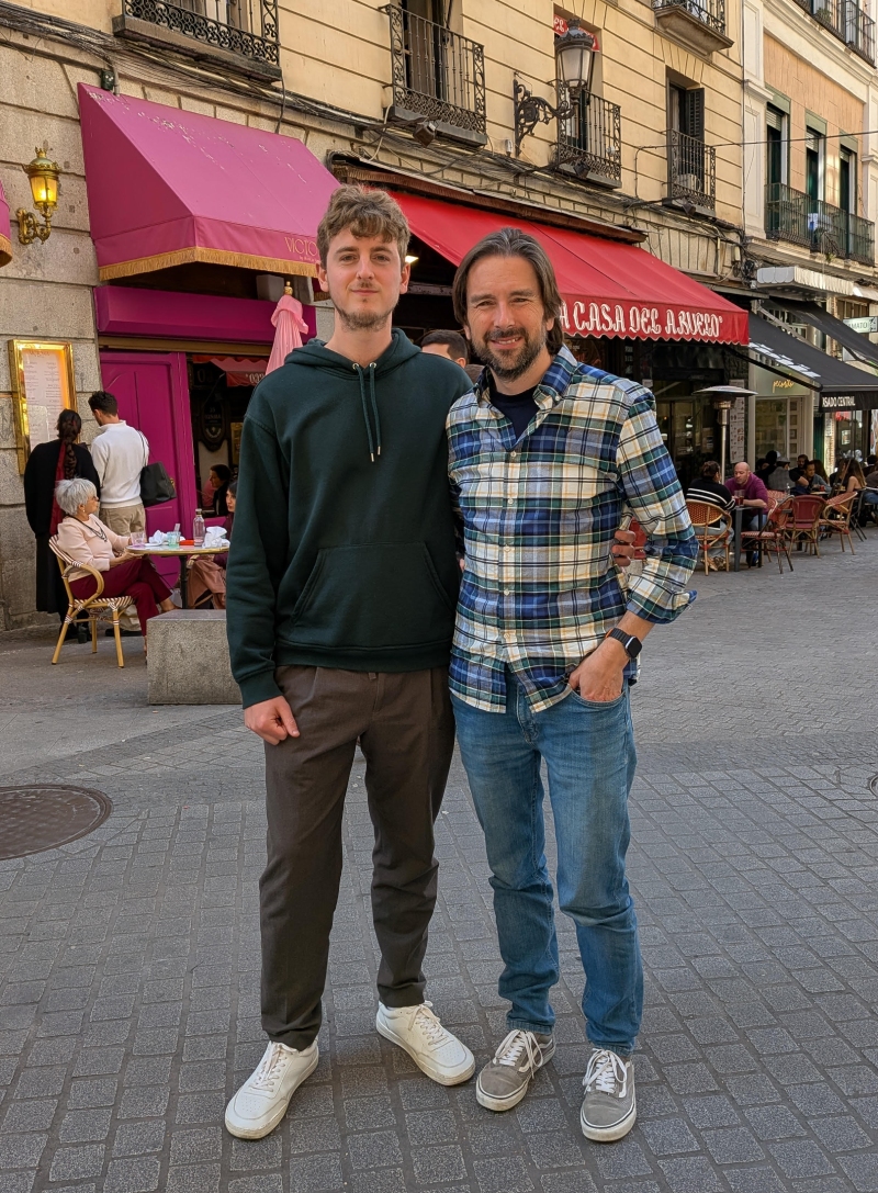 Cristian (Ruk Lab) junto a Miguel Carrasco, fundador de Opocademy, en Madrid